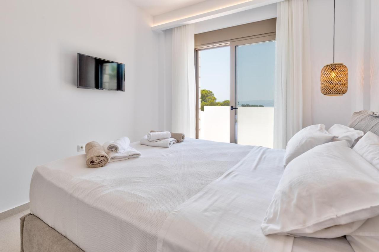 Amberblue Pefkos Villa *